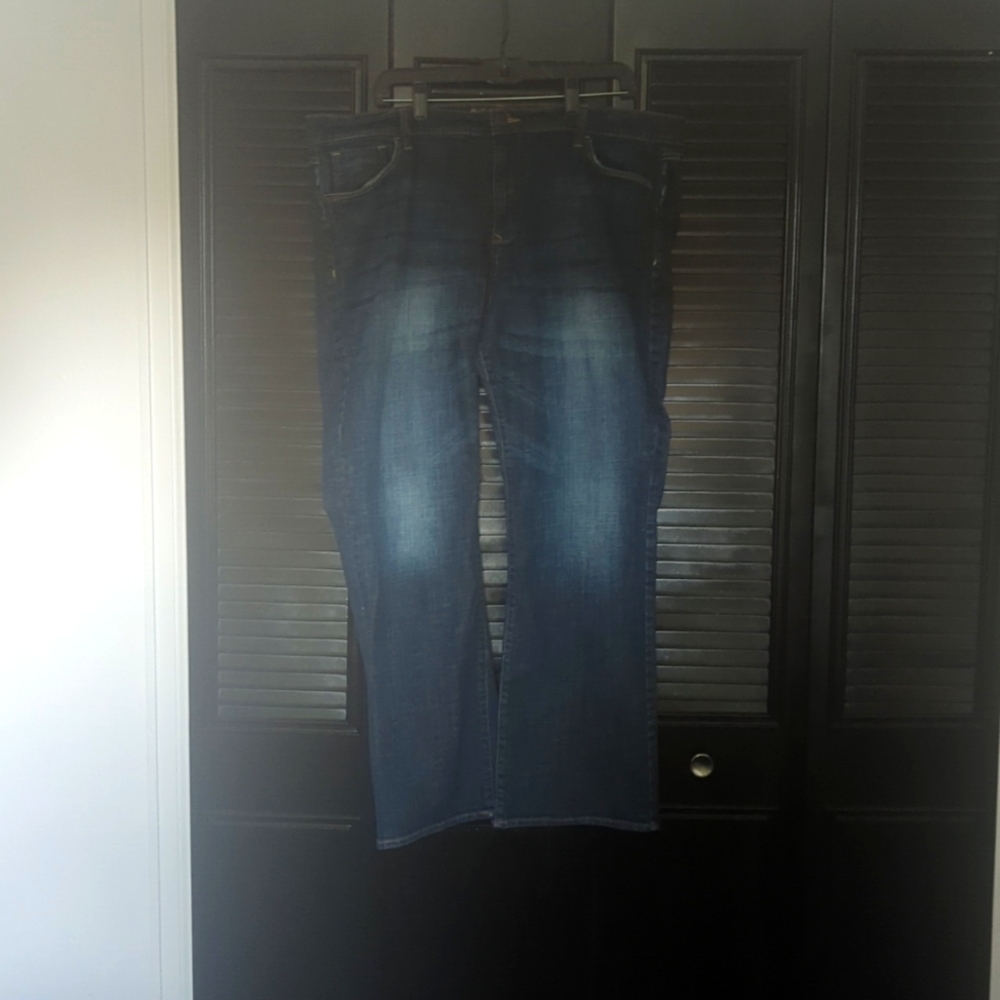 Old Navy The Sweetheart boot cut jeans 18 regular.